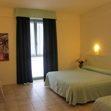 Hotel Lieta Sosta Colfiorito Habitación foto