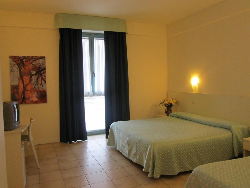 Hotel Lieta Sosta Colfiorito Habitación foto